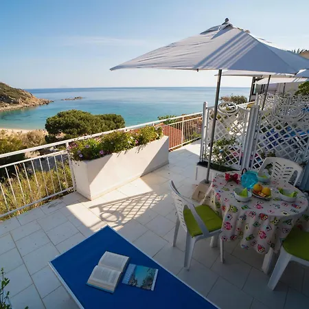 Apartament Le Sirene Mono 4 *